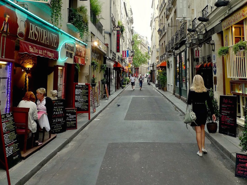 Narrow Streets for People 3: A Shopping Center Example