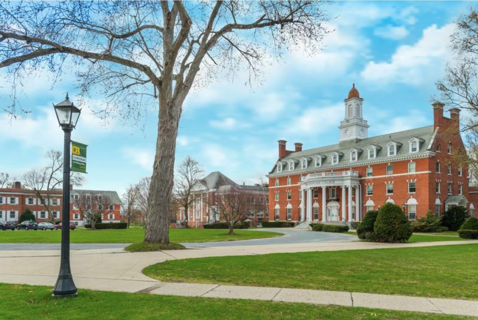 Колледж кампус. Campus Green. Университет Вермонта. The Twelve Colleges. Mountain College.